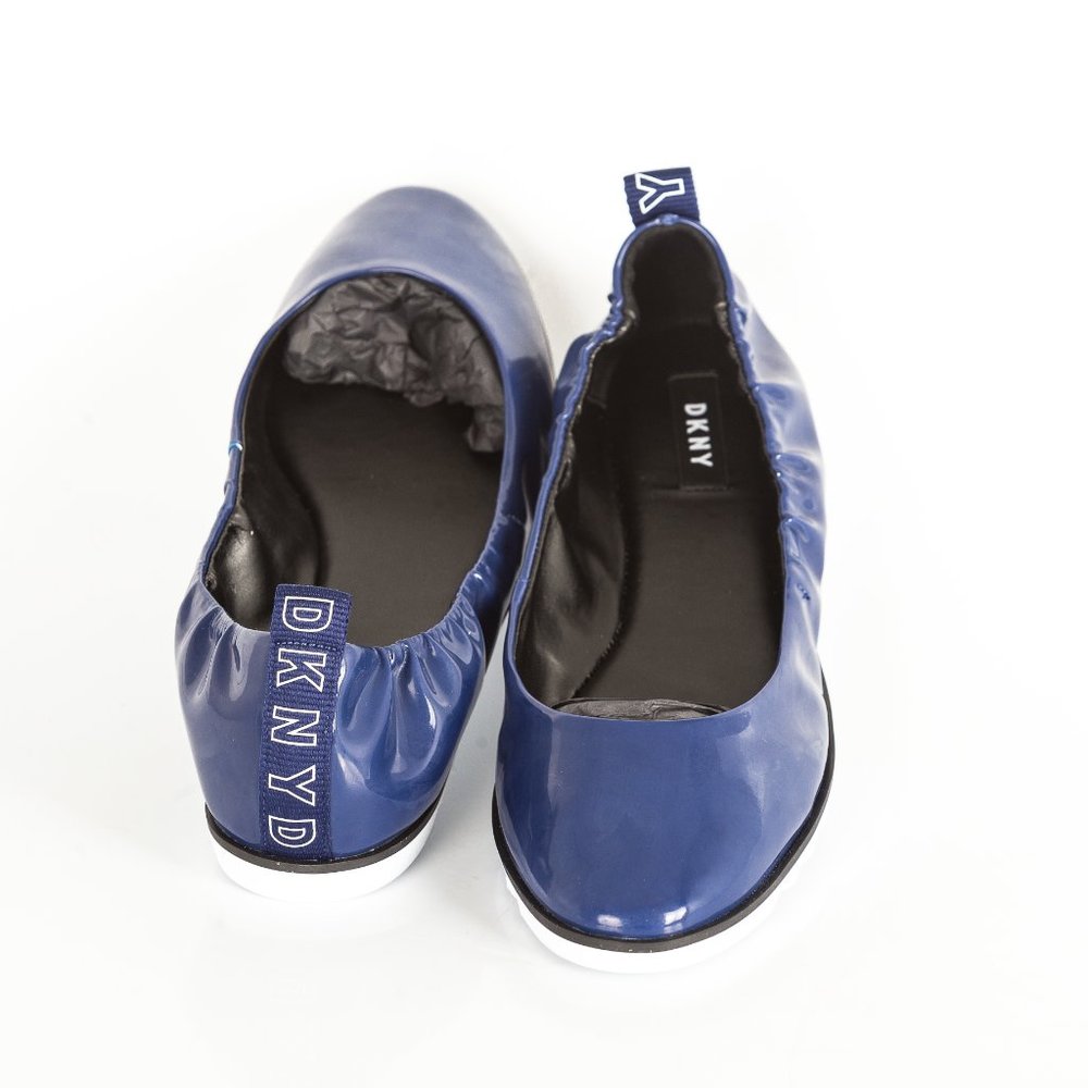 NWT DKNY vivi patent flat